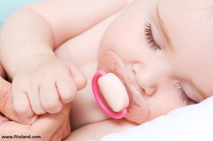 راه‌های درمان کولیک نوزادی و کاهش گریه نوزاد
