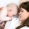 دلایل شیر نخوردن نوزاد و نگرفتن پستان مادر