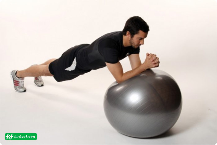 حرکت پلانک روی توپ Plank on exercise ball