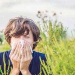 بهترین راه های پیشگیری و درمان حساسیت بهار و علائم آلرژی بهاره